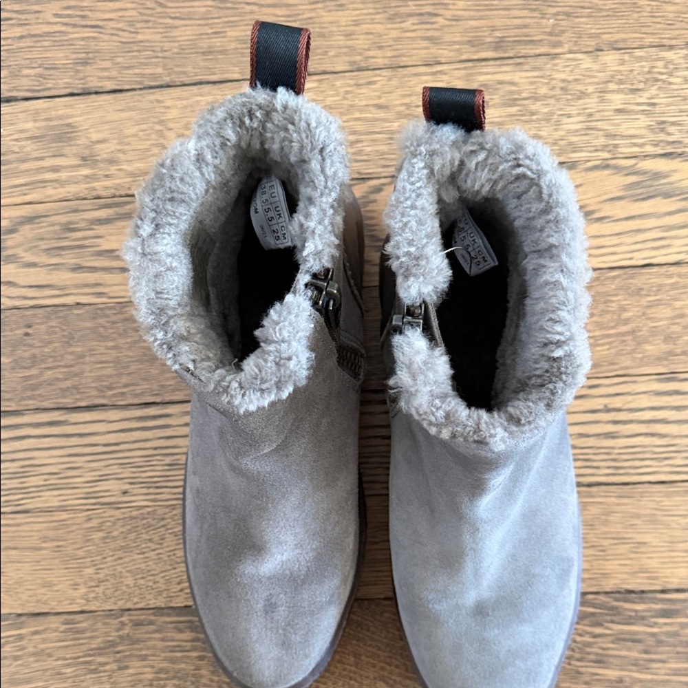 Cougar Broom Taupe Suede and Shearling Ankle Boots 8 - Picture 5 of 6